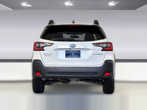 Used 2023 Subaru Outback Premium image 9