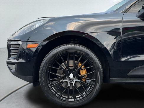 Used 2018 Porsche Macan AWD/4WD image 34