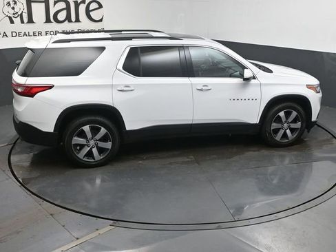 Used 2021 Chevrolet Traverse LT w/ LT Premium Package AWD/4WD image 42