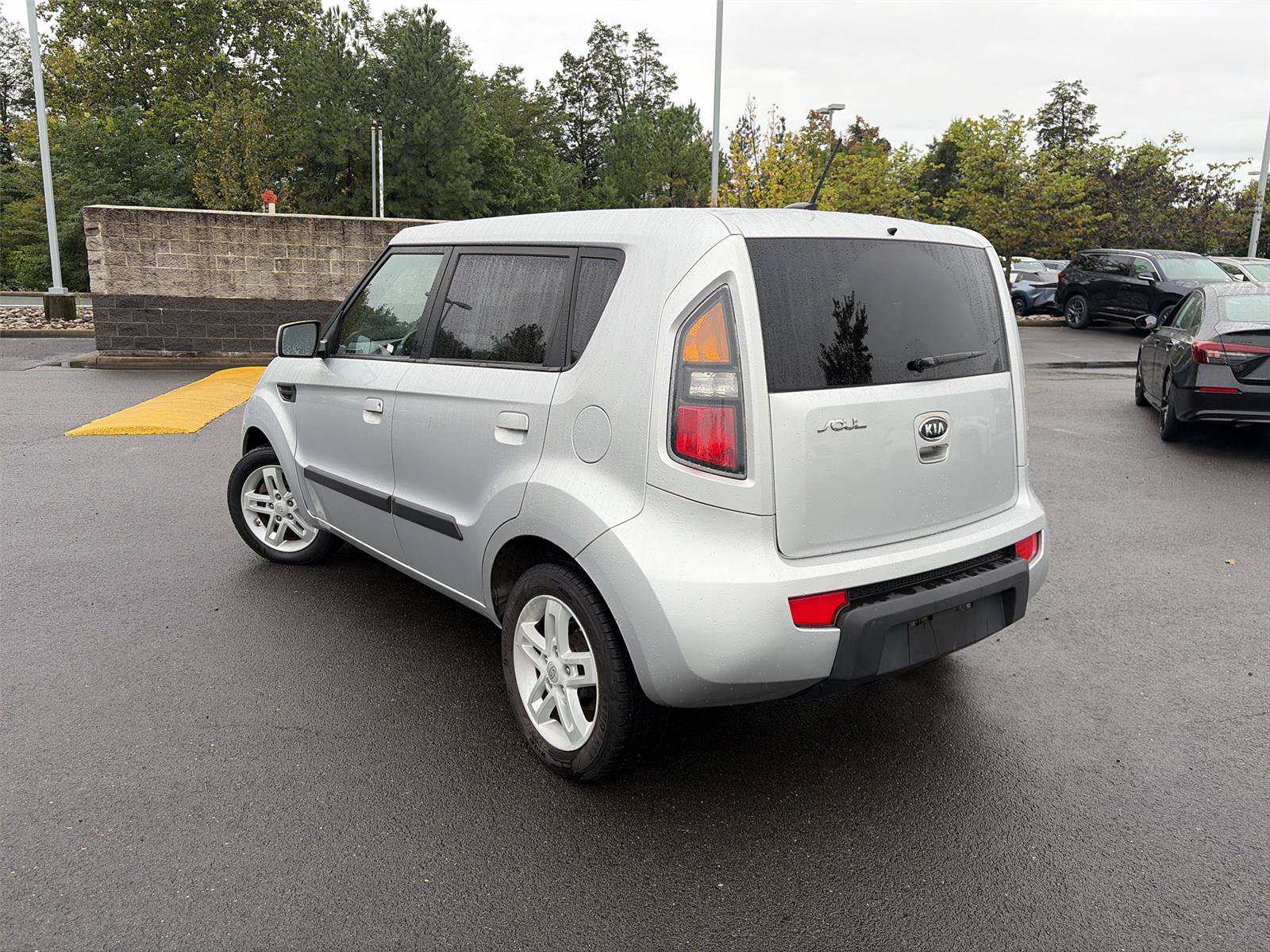 Used 2010 Kia Soul + FWD image 5