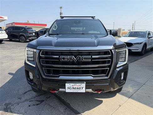 Used 2023 GMC Yukon AT4 w/ AT4 Premium Package AWD/4WD image 3