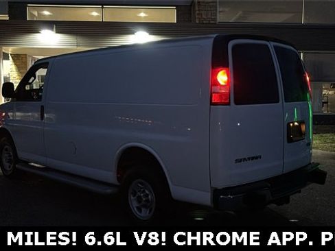 Used 2022 GMC Savana 2500 w/ Driver Convenience Package image 4
