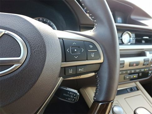Used 2017 Lexus ES 350 image 23