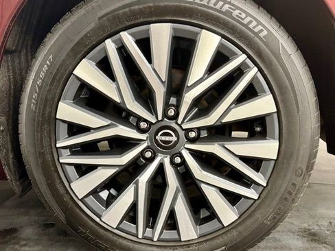 Used 2024 Nissan Altima 2.5 SV image 10