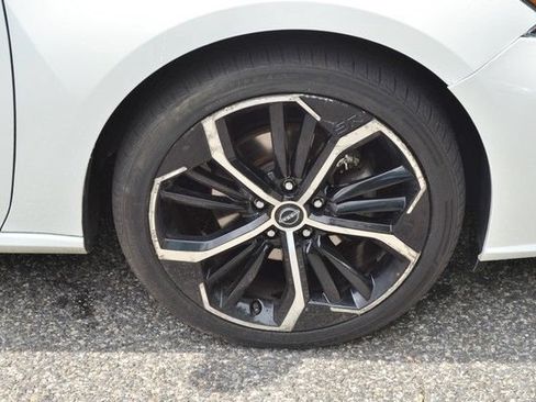 Used 2024 Nissan Altima 2.5 SR FWD image 10