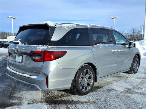 Certified 2025 Honda Odyssey Touring image 11