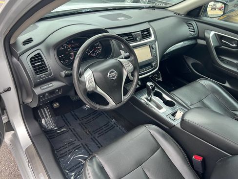 Used 2016 Nissan Altima 2.5 SL w/ 2.5 Technology Package FWD image 18