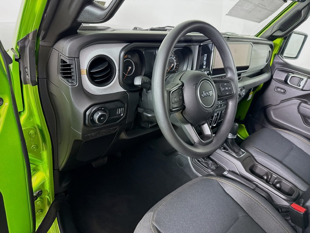 Used 2025 Jeep Wrangler Unlimited Sport AWD/4WD image 10