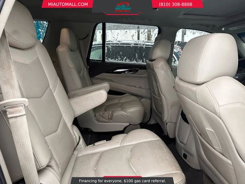 Used 2016 Cadillac Escalade Luxury image 26