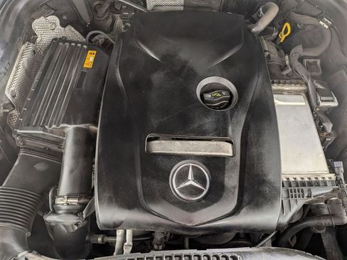 Used 2019 Mercedes-Benz GLC 300 4MATIC image 32