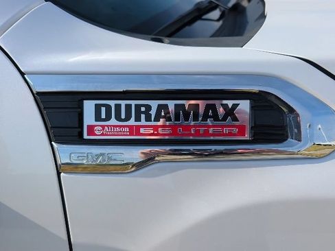 Used 2022 GMC Sierra 3500 Denali w/ Denali Ultimate Package AWD/4WD image 9