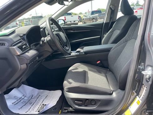 Used 2026 Toyota Camry LE w/ Convenience Package FWD image 11