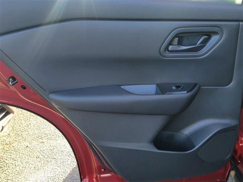 Certified 2025 Nissan Rogue S image 11