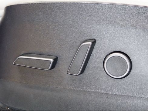 Used 2021 Tesla Model Y Long Range AWD/4WD image 6