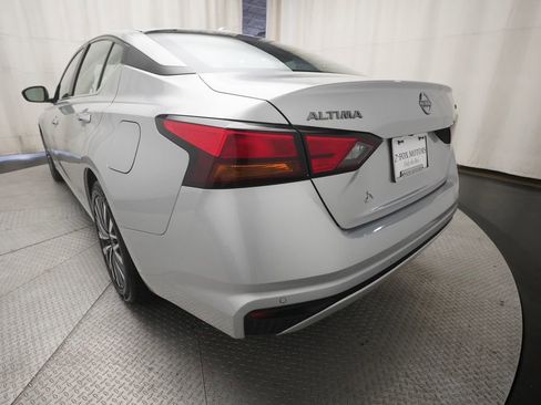 Used 2024 Nissan Altima 2.5 SV FWD image 33