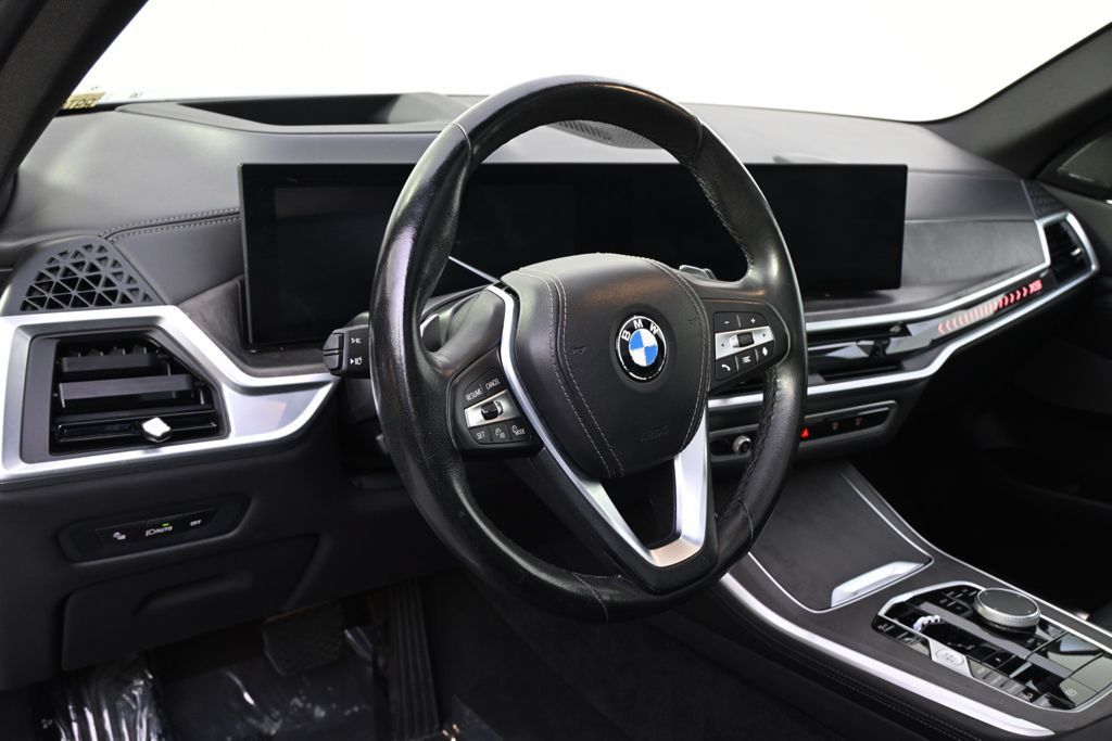 Used 2024 BMW X5 xDrive40i AWD/4WD image 11