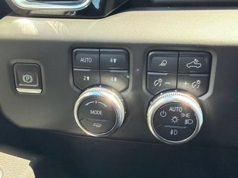 Used 2023 GMC Sierra 1500 Denali w/ Denali Reserve Package AWD/4WD image 22