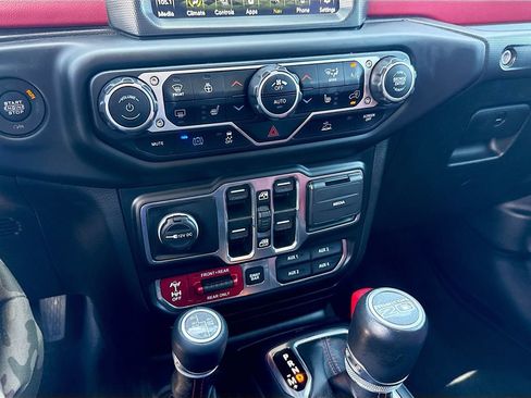 Used 2023 Jeep Wrangler Unlimited Rubicon 4xe AWD/4WD image 17