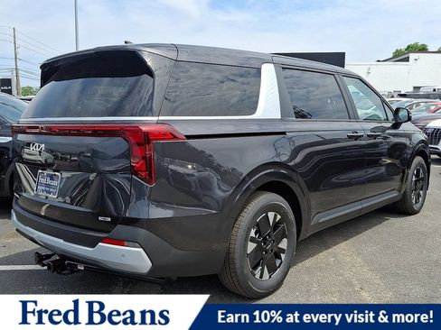 New 2026 Kia Carnival LXS FWD image 5