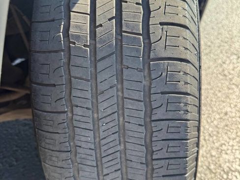 Used 2019 Jeep Cherokee Latitude Plus image 11