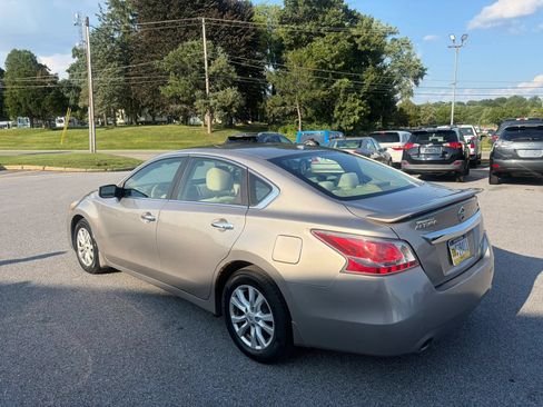 Used 2014 Nissan Altima 2.5 S w/ Sport Value Package FWD image 20