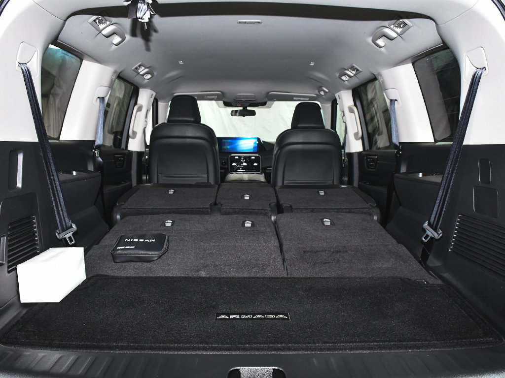 Used 2025 Nissan Armada SV AWD/4WD image 59