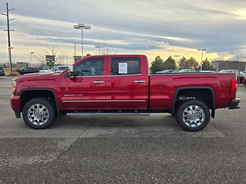 Used 2018 GMC Sierra 2500 Denali w/ Duramax Plus Package image 12