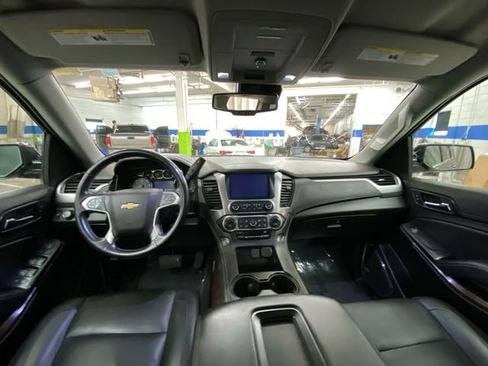 Used 2019 Chevrolet Suburban LT AWD/4WD image 27