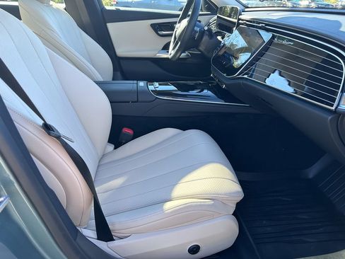 Certified 2024 Mercedes-Benz E 450 4MATIC Sedan image 37