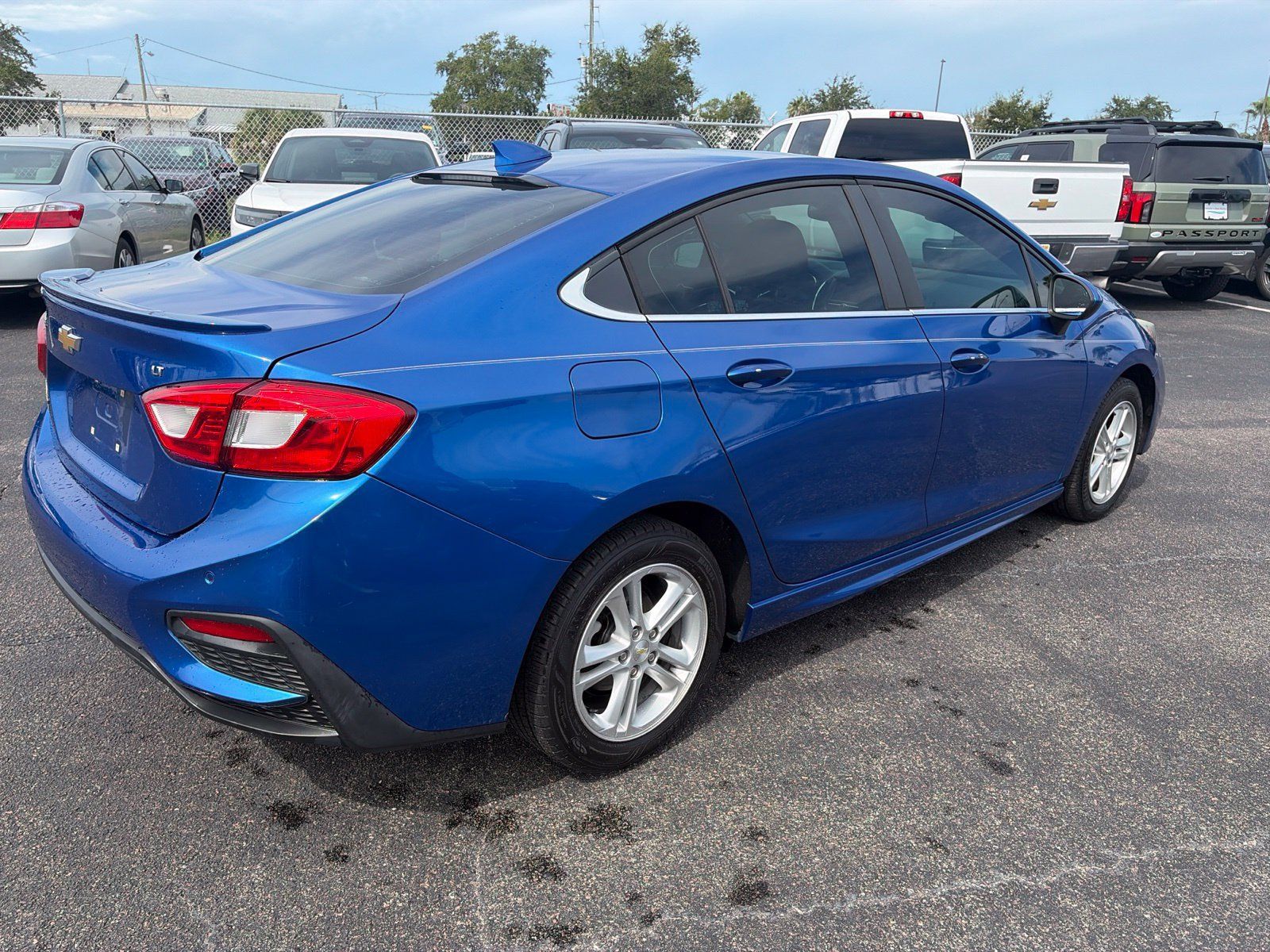 Used 2018 Chevrolet Cruze LT w/ Convenience Package FWD image 7