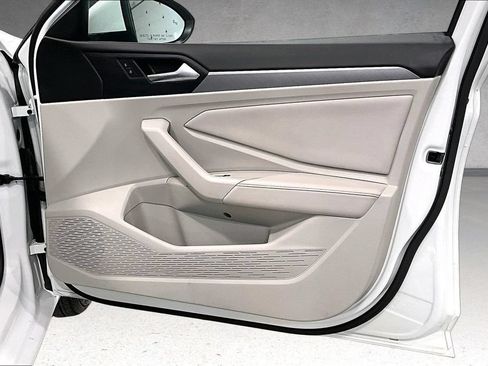Used 2024 Volkswagen Jetta SE w/ Panoramic Sunroof Package FWD image 27