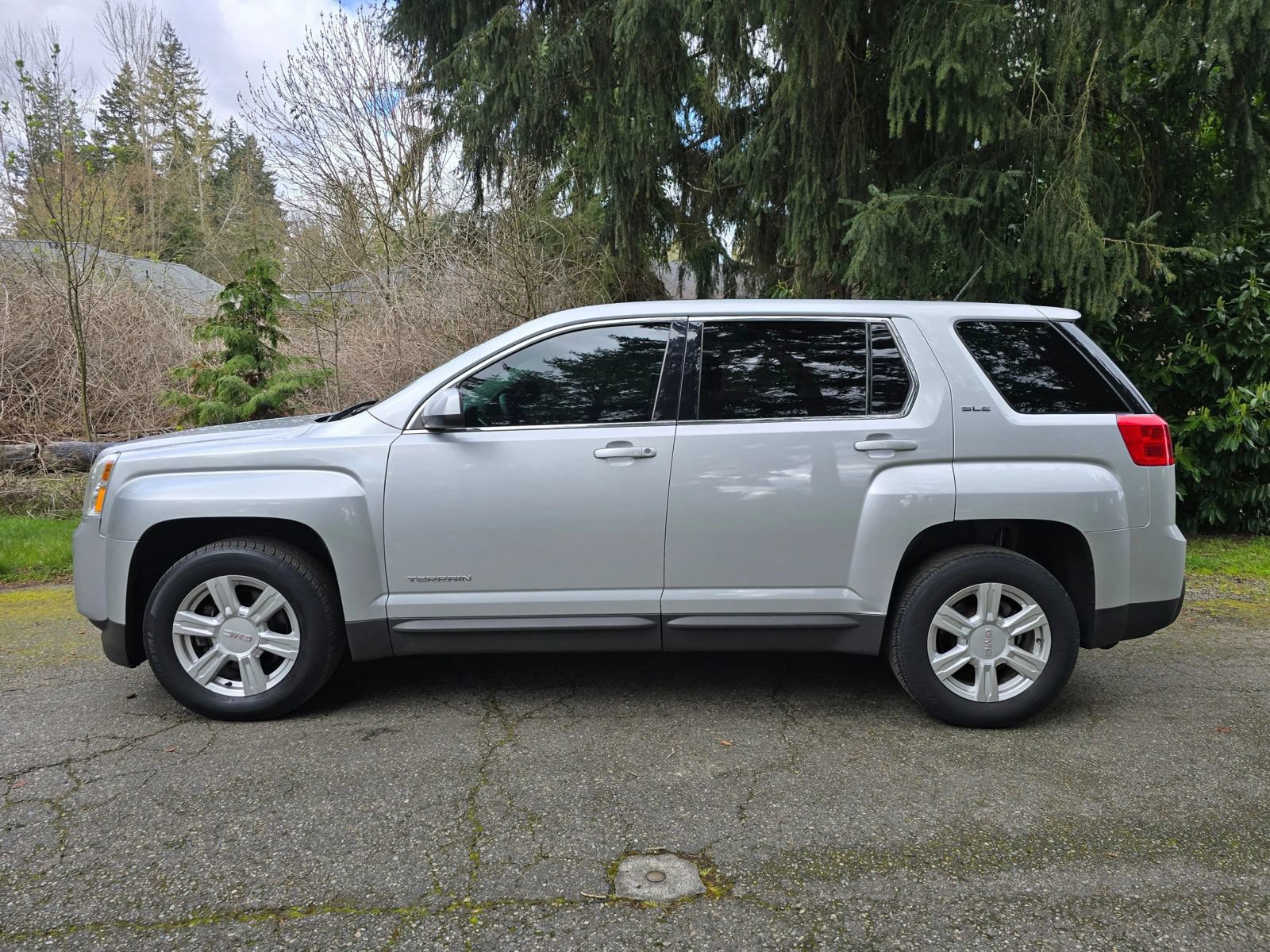 Used 2015 GMC Terrain SLE FWD image 2