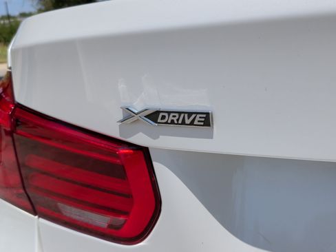 Used 2018 BMW 330i xDrive Sedan w/ Premium Package AWD/4WD image 12