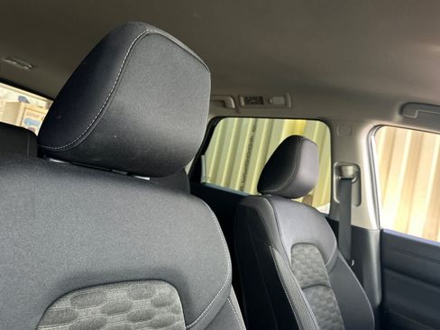 Used 2024 Nissan Pathfinder SV FWD image 18