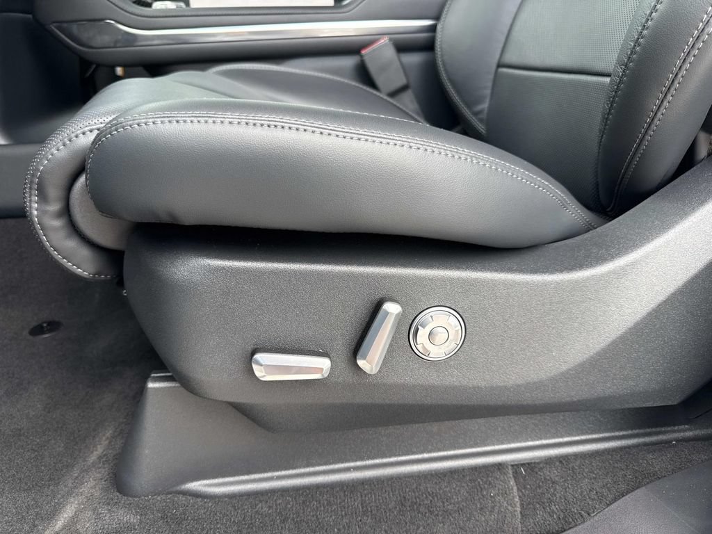 New 2026 Lincoln Navigator Reserve w/ Jet Appearance Package AWD/4WD image 21