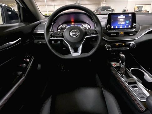 Used 2025 Nissan Altima 2.5 SR image 5