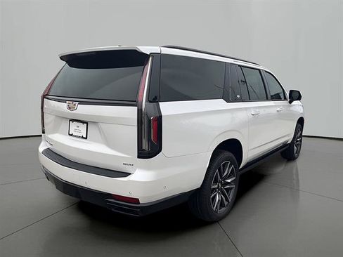 Certified 2024 Cadillac Escalade ESV Sport Platinum w/ Heavy-Duty Trailer Package AWD/4WD image 5