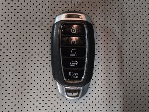 Used 2023 Hyundai Elantra Limited w/ Cargo Package image 32