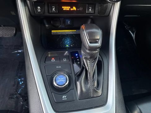 Used 2020 Toyota RAV4 XSE AWD/4WD image 30