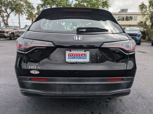 Used 2024 Honda HR-V LX image 5