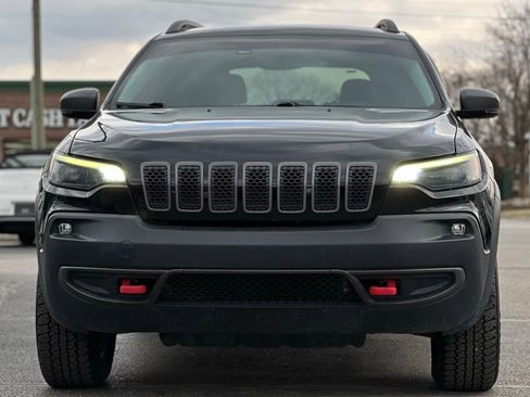Used 2019 Jeep Cherokee Trailhawk image 12