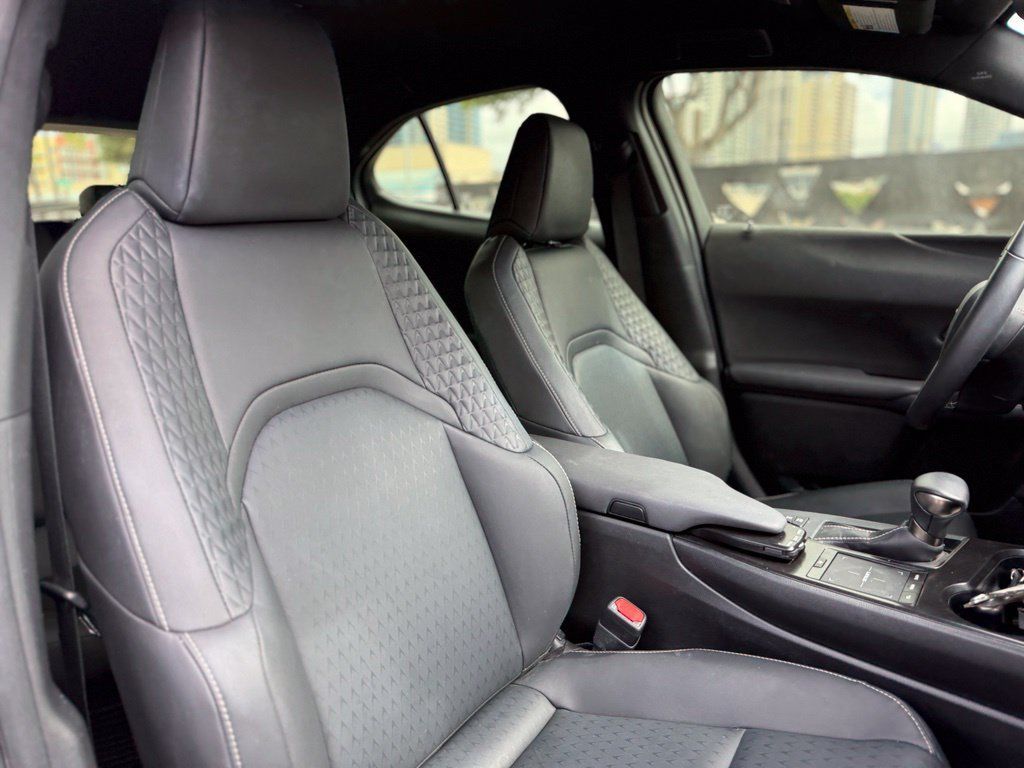 Used 2022 Lexus UX 250h AWD/4WD image 13