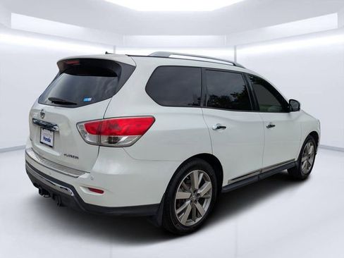 Used 2014 Nissan Pathfinder Platinum w/ Platinum Premium Package FWD image 3
