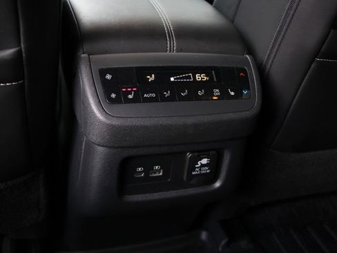 Certified 2024 Nissan Pathfinder Platinum AWD/4WD image 29