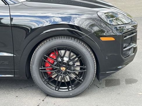 New 2026 Porsche Cayenne GTS AWD/4WD image 9