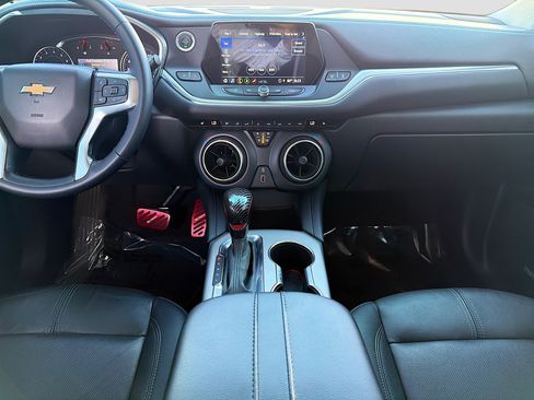 Used 2022 Chevrolet Blazer LT w/ Sound & Technology Package FWD image 18