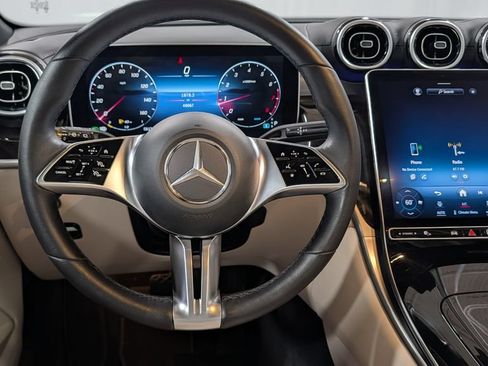 Used 2024 Mercedes-Benz GLC 300 4MATIC image 13