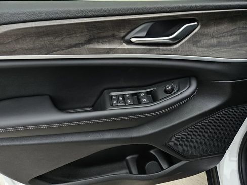 New 2026 Jeep Grand Cherokee Altitude AWD/4WD image 13