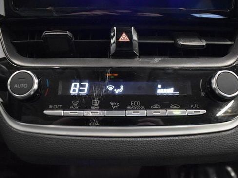 Used 2025 Toyota Corolla LE image 29