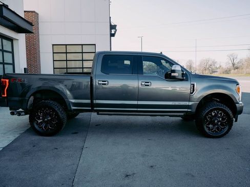 Used 2019 Ford F350 Platinum image 10